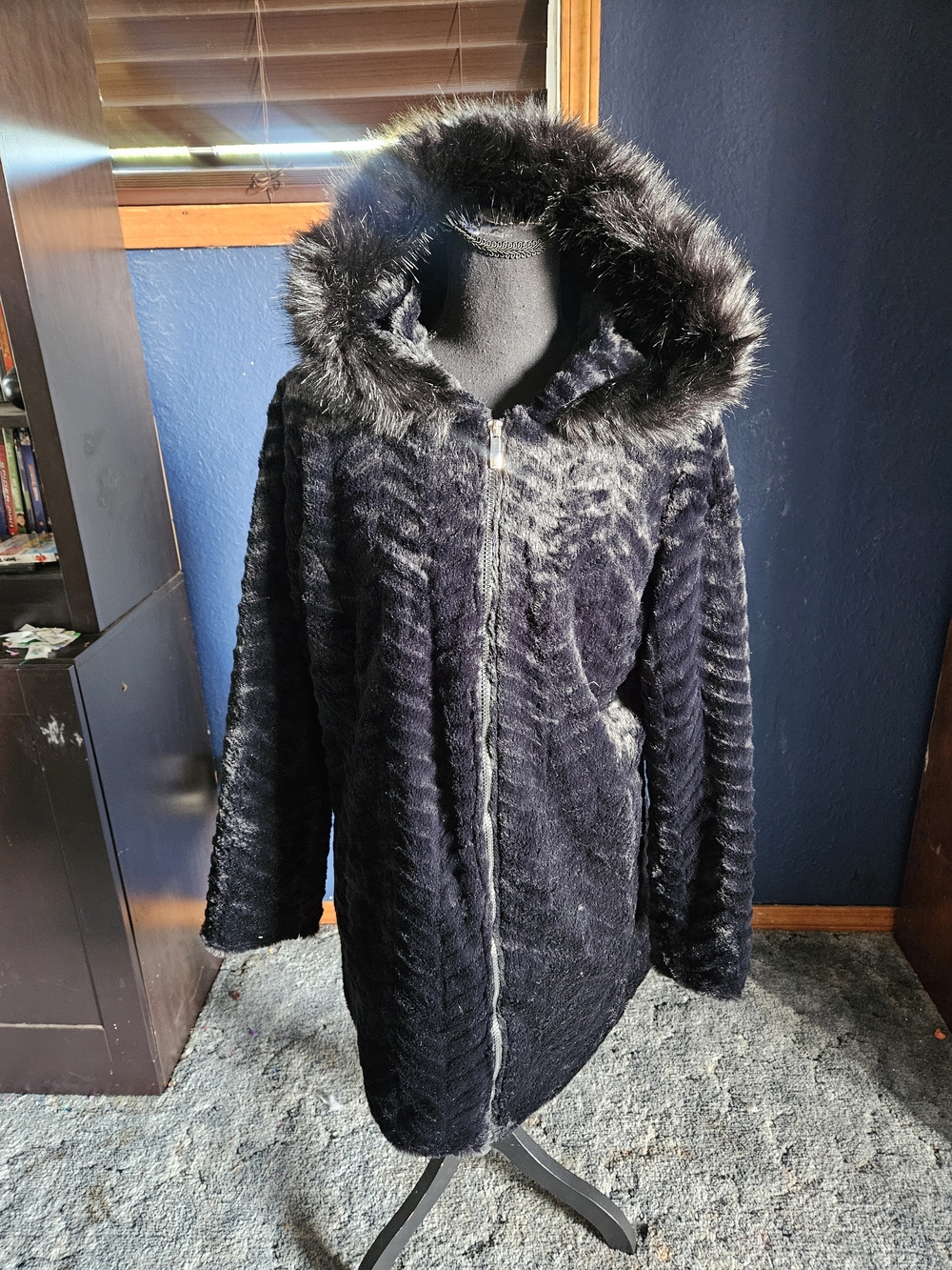 Faux Fur Hooded Puffer Coat in Black